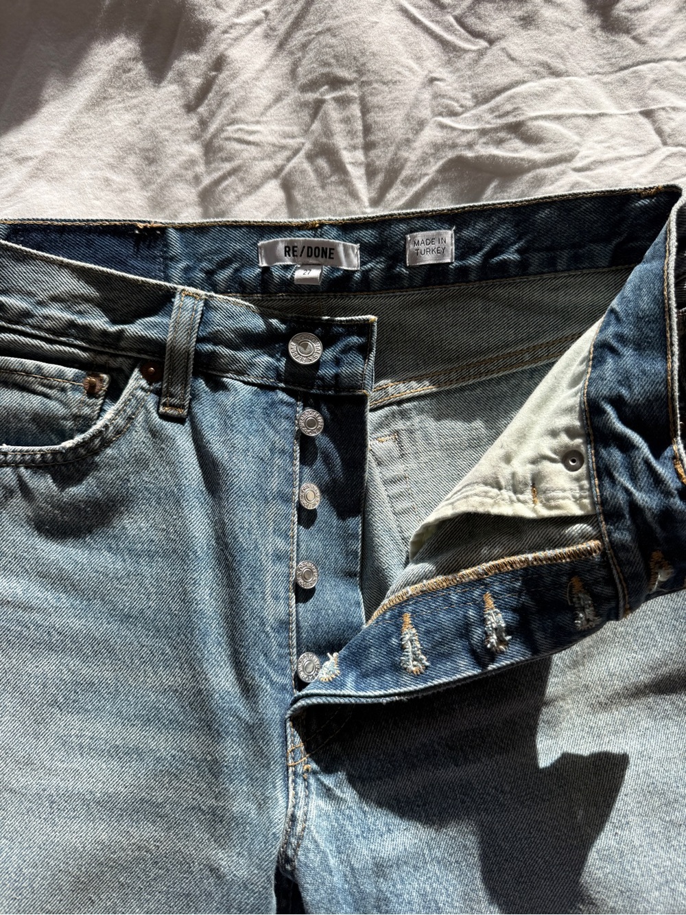 RE/DONE Originals 90s Loose Straight Jeans Size 27 Light Worn 11 - Picture 7 of 9